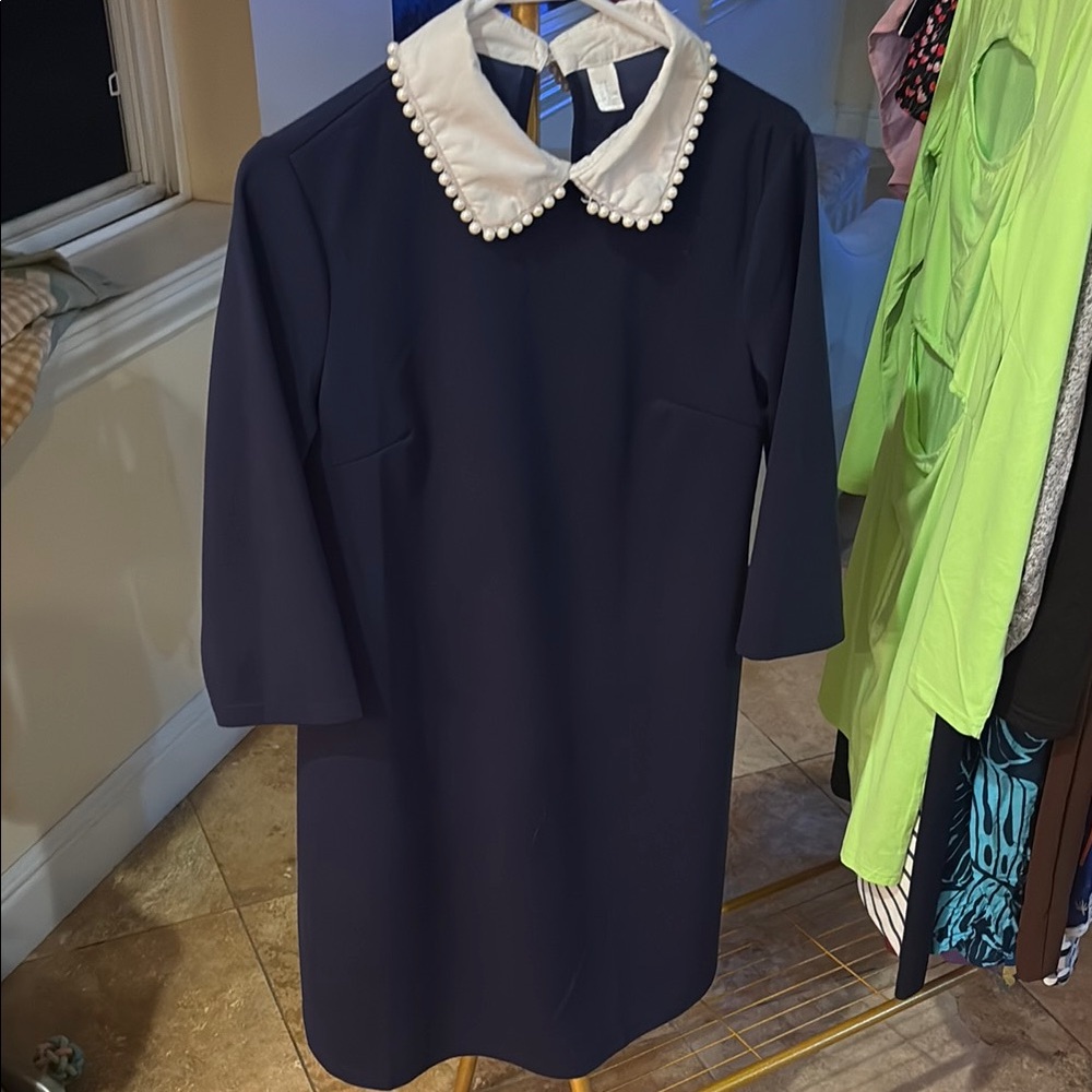 Chic Navy Dress with Pearl Peter Pan Collar